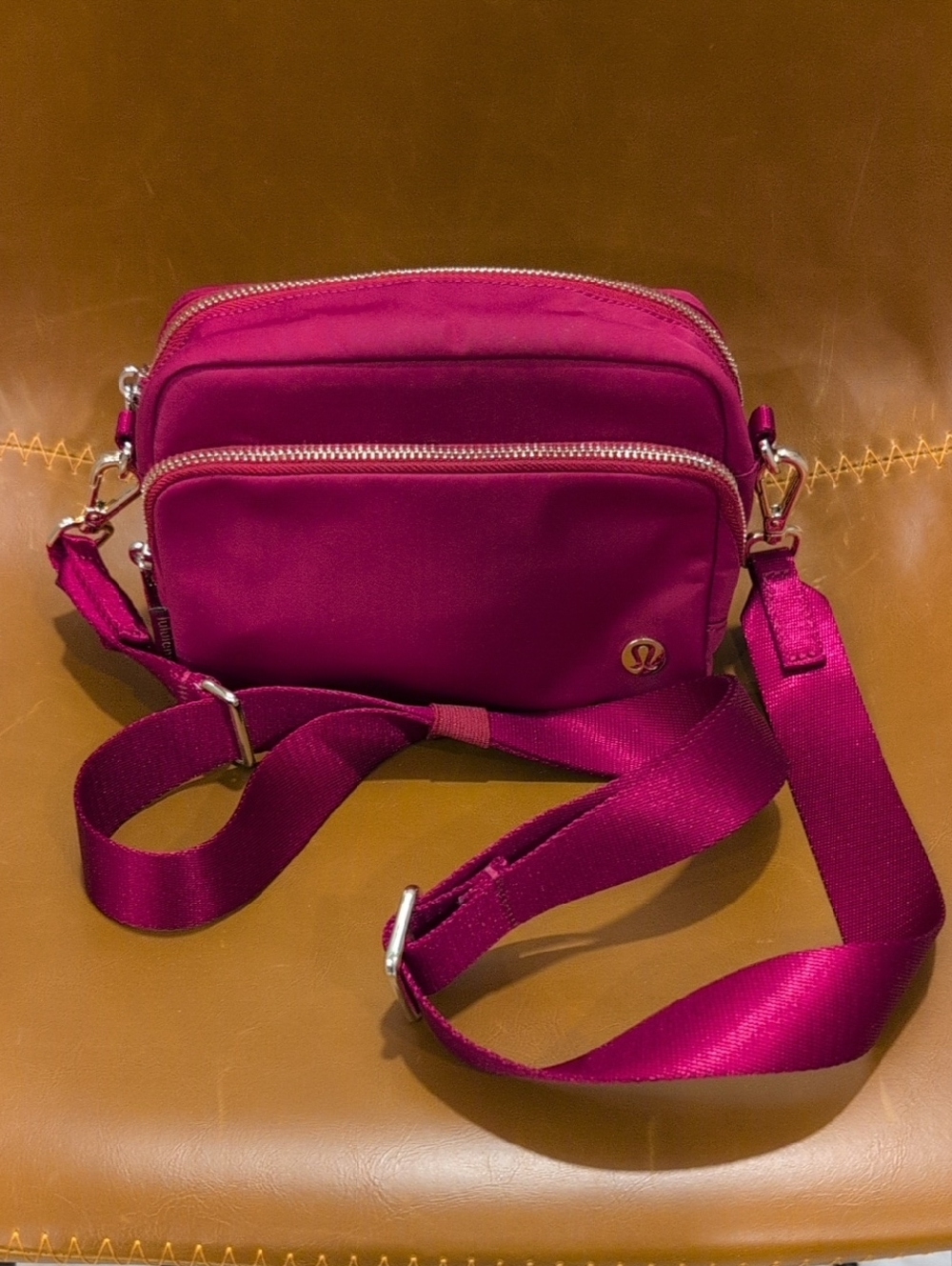 Everywhere Crossbody Bag 2L
Metal Hardware Berry Rumble & Gold